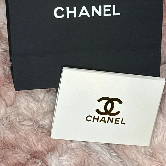 CHANEL PACKAGE/GIFT - Picture 8 of 10